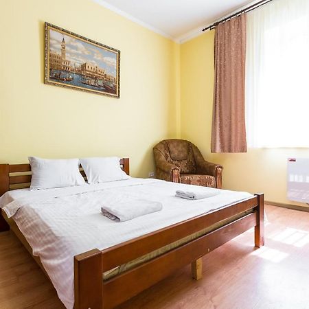 Квартира В Центрі Подобово На Вулиці Коперника 26 Біля Палацу Мистецтв Leopoli Esterno foto
